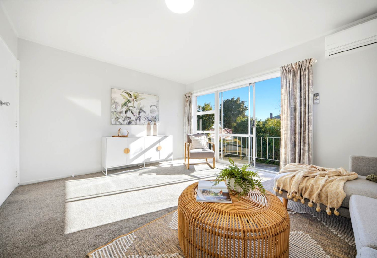 Motivated Vendors – Must Sell!, Double Grammar school zone (AGGS & MAGS), 2 beds 1 bath unit with car park, Solid concrete block and brick construction, 10/32 Arabi Street, Sandringham, Auckland
