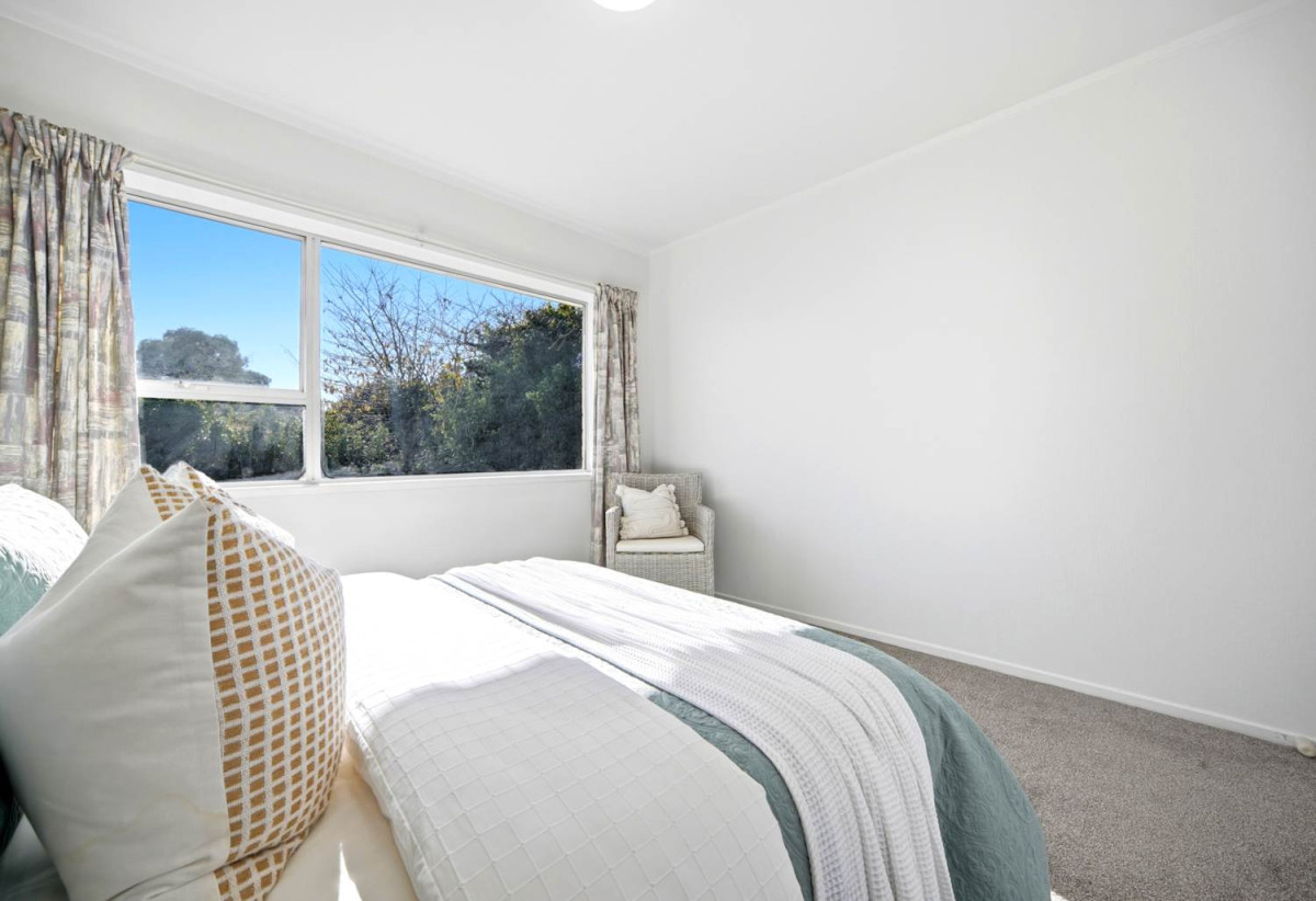 Motivated Vendors – Must Sell!, Double Grammar school zone (AGGS & MAGS), 2 beds 1 bath unit with car park, Solid concrete block and brick construction, 10/32 Arabi Street, Sandringham, Auckland