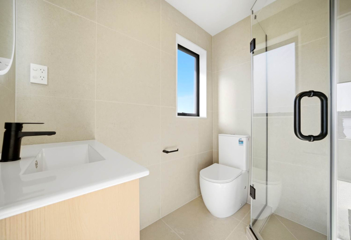 Brandnew 4 beds 2.5 bath home with garage, 1.3 km to Glenfield Intermediate School, Lot 1/16 Waverley Avenue, Glenfield, Auckland