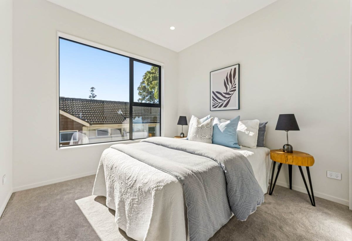 2 kitchens, Brandnew standalone 5 beds 4 baths home with double garage, 113a Queenstown Road, Onehunga, Auckland