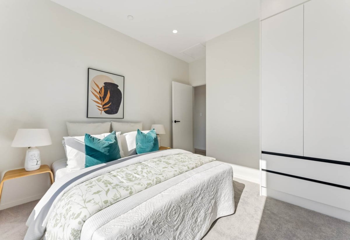 2 kitchens, Brandnew standalone 5 beds 4 baths home with double garage, 113a Queenstown Road, Onehunga, Auckland