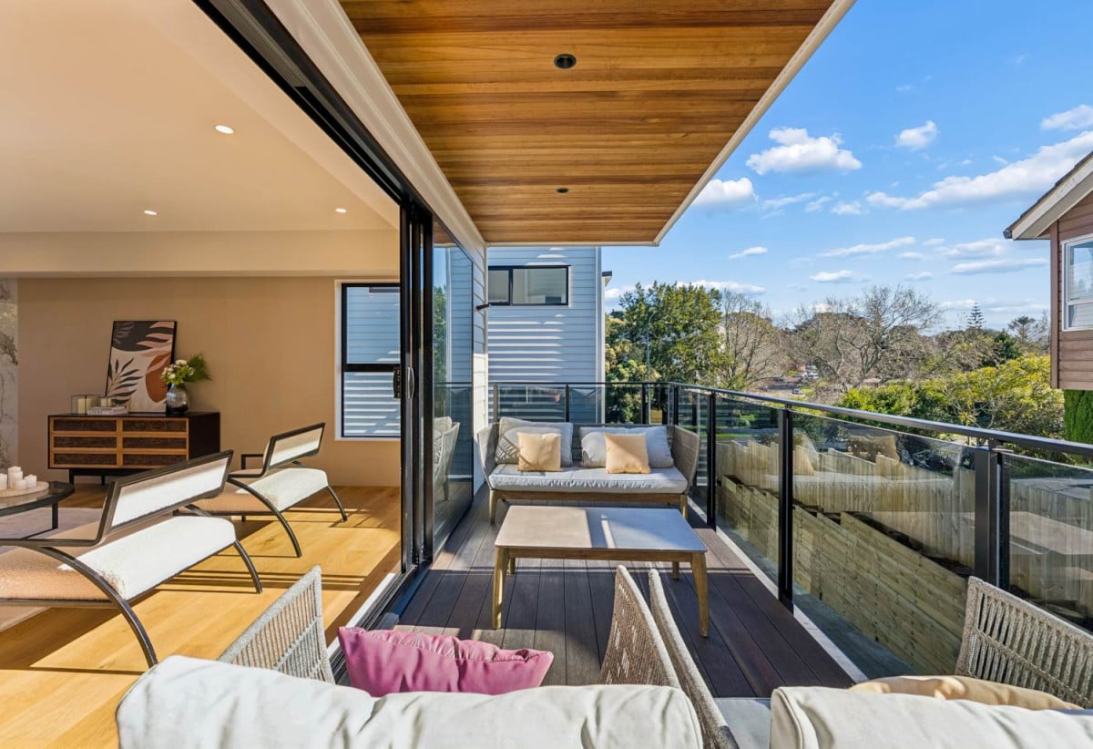2 kitchens, Brandnew standalone 5 beds 4 baths home with double garage, 113a Queenstown Road, Onehunga, Auckland