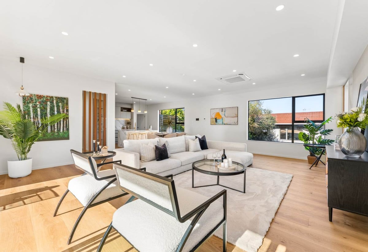 2 kitchens, Brandnew standalone 5 beds 4 baths home with double garage, 113a Queenstown Road, Onehunga, Auckland