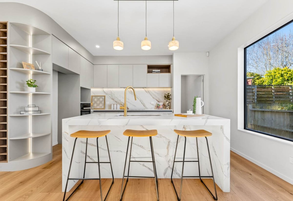 2 kitchens, Brandnew standalone 5 beds 4 baths home with double garage, 113a Queenstown Road, Onehunga, Auckland