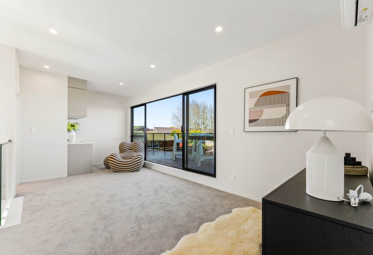 2 kitchens, Brandnew standalone 5 beds 4 baths home with double garage, 113a Queenstown Road, Onehunga, Auckland