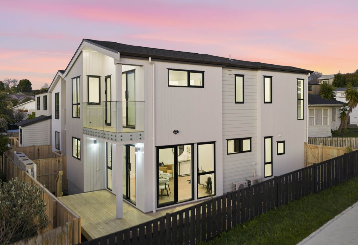 Master Builder Warranty, Brandnew standalone with garage, Lot & 2, 4 beds 2.5 baths, Lot 3, 5 beds 3.5 baths, Lots 1,2,3/31 Cherry Road, Bucklands Beach, Auckland