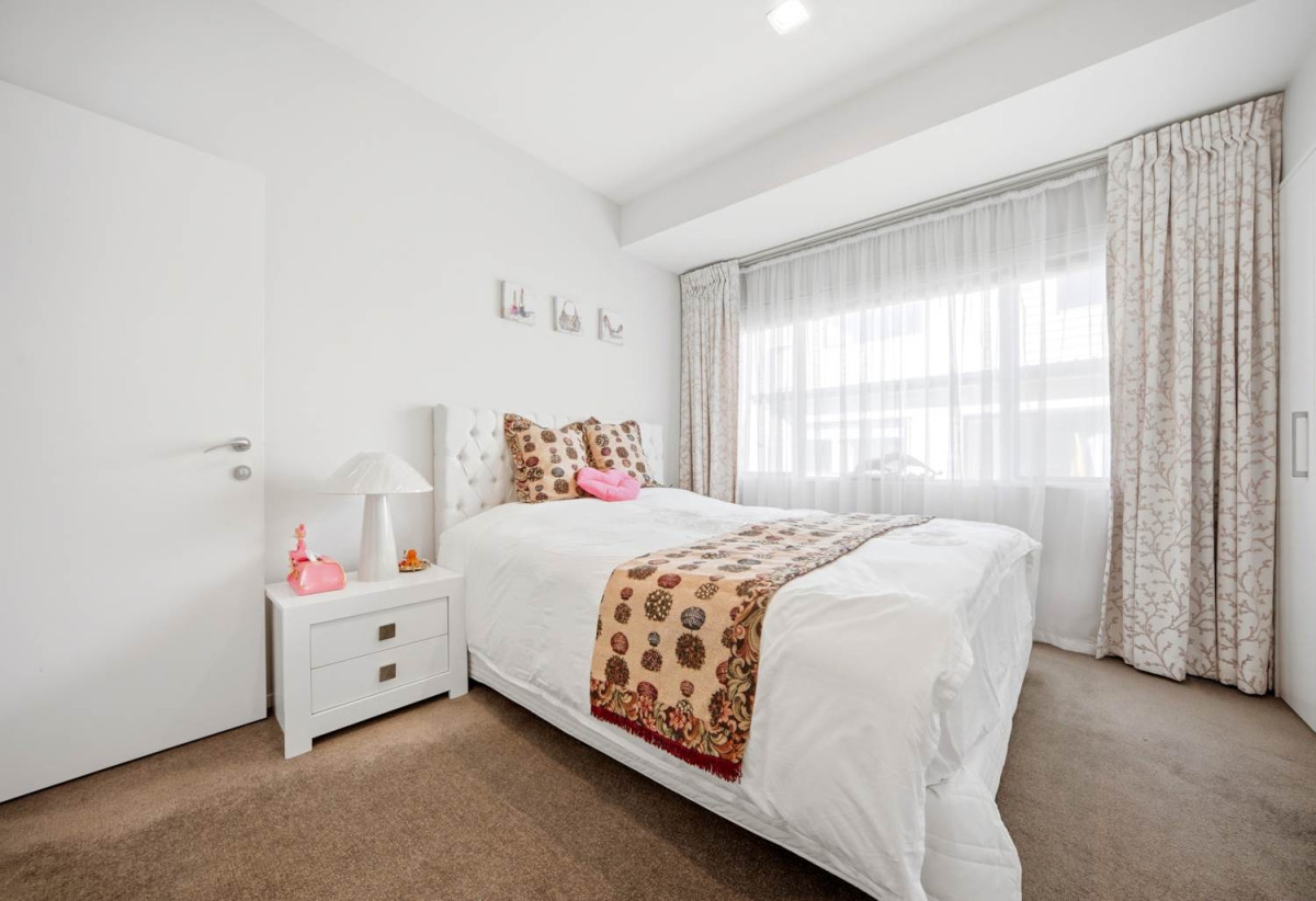 556m2 section, Rangitoto College zone, 5 beds 3 baths house with double garage, 24 Fernhill Way, Pinehill, Auckland
