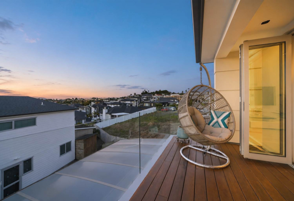 556m2 section, Rangitoto College zone, 5 beds 3 baths house with double garage, 24 Fernhill Way, Pinehill, Auckland