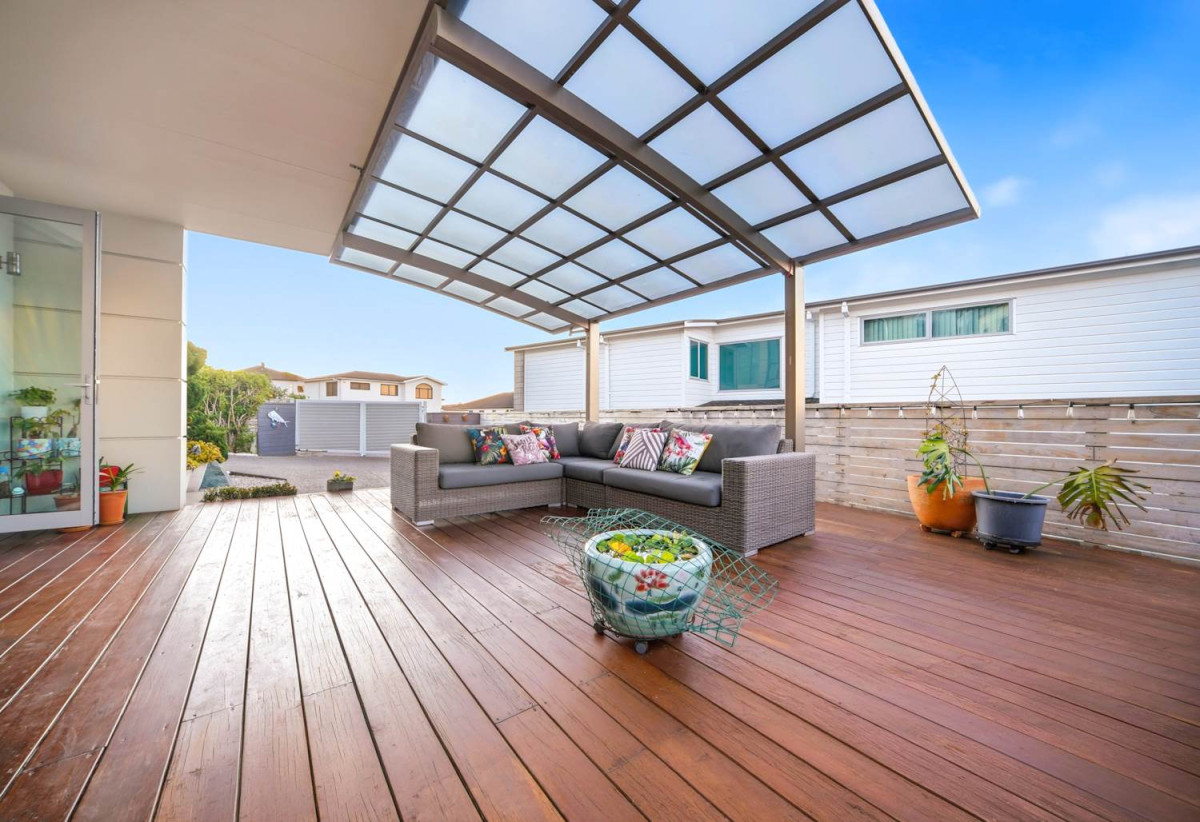 556m2 section, Rangitoto College zone, 5 beds 3 baths house with double garage, 24 Fernhill Way, Pinehill, Auckland