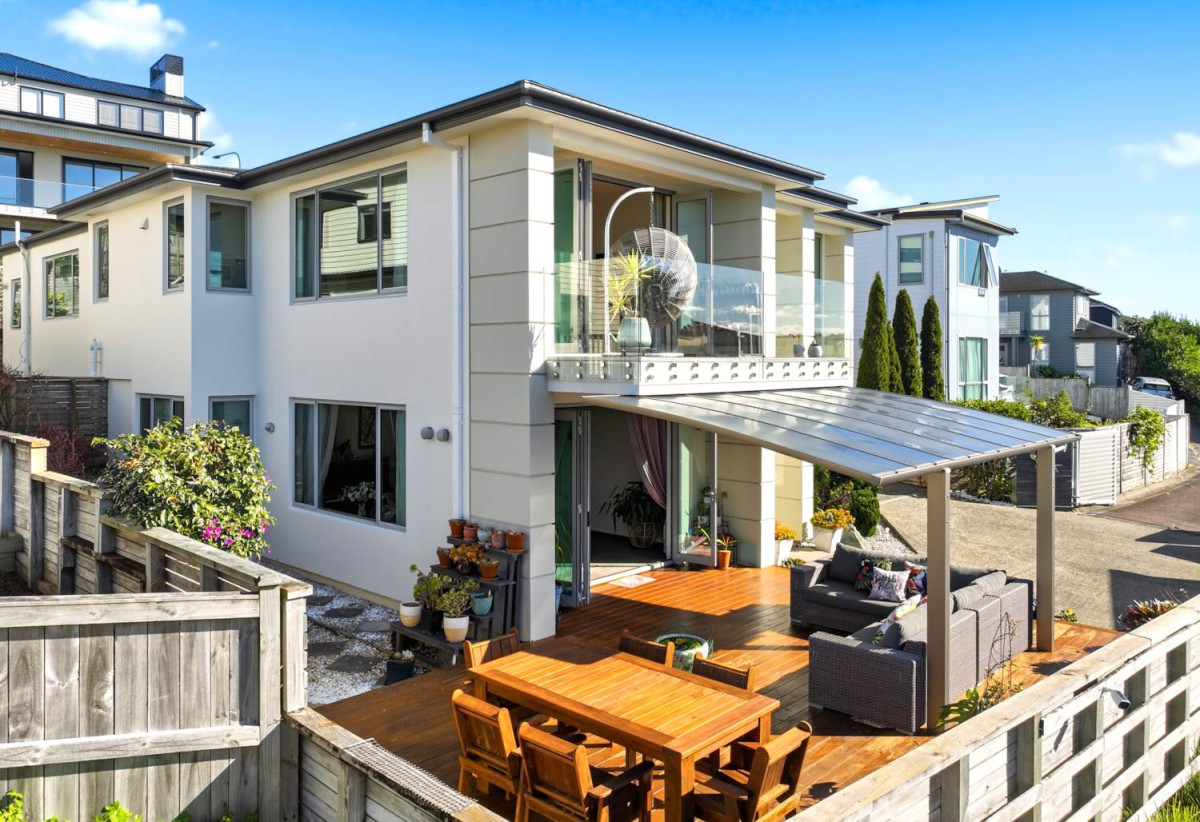 556m2 section, Rangitoto College zone, 5 beds 3 baths house with double garage, 24 Fernhill Way, Pinehill, Auckland
