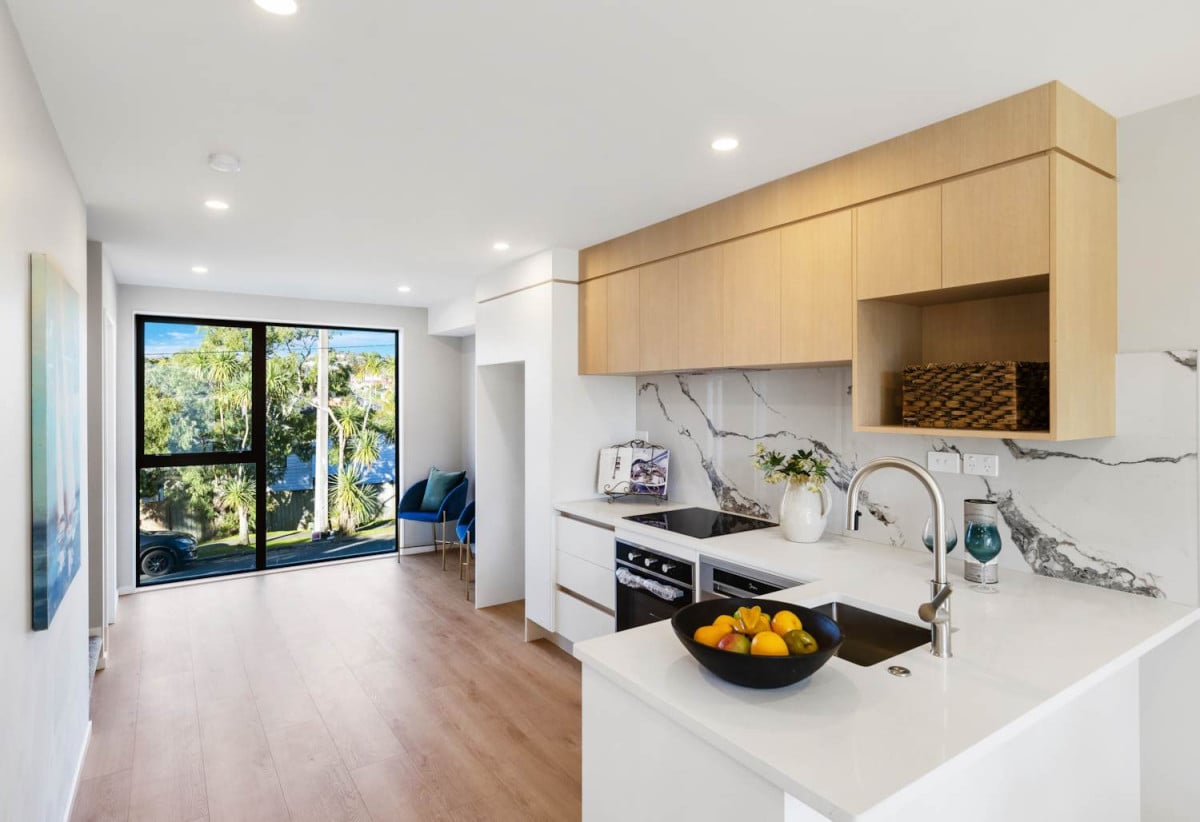 With View, Brandnew freehold 3 beds ( 2 semi-ensuites) 2.5 baths home with car park, 2/73 Glendale Road, Glen Eden, Auckland
