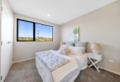 With View, Brandnew freehold 3 beds ( 2 semi-ensuites) 2.5 baths home with car park, 2/73 Glendale Road, Glen Eden, Auckland
