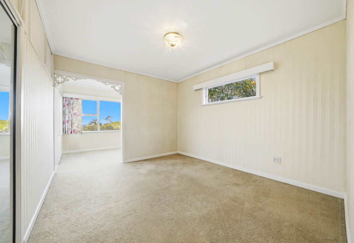 1576m2 section, Once in 70+ Years, Built and lovingly owned by the same family since 1954, 3 beds 1 bath house with garage, 0.3 km to Willow Park School, 257 Glenfield Road, Hillcrest, Auckland