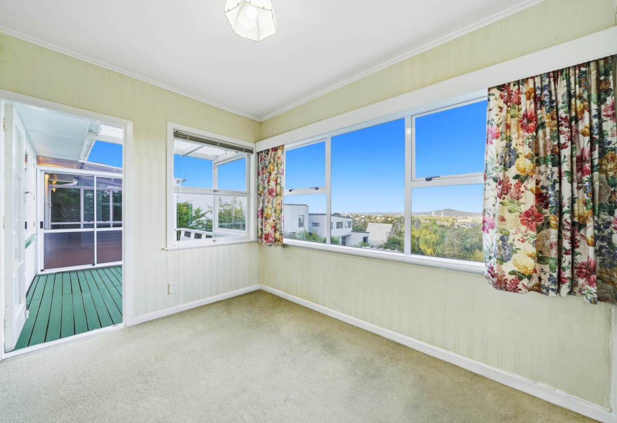 1576m2 section, Once in 70+ Years, Built and lovingly owned by the same family since 1954, 3 beds 1 bath house with garage, 0.3 km to Willow Park School, 257 Glenfield Road, Hillcrest, Auckland