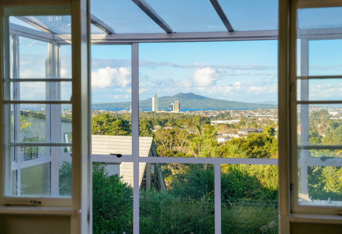 1576m2 section, Once in 70+ Years, Built and lovingly owned by the same family since 1954, 3 beds 1 bath house with garage, 0.3 km to Willow Park School, 257 Glenfield Road, Hillcrest, Auckland