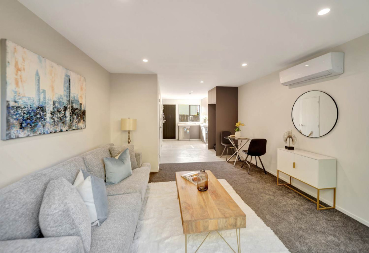 Enquiries over $500k, Brandnew 2 beds 1 bath home, move-in ready, 0.7 km to Royal Road School, 2/106 Triangle Road, Massey, Auckland