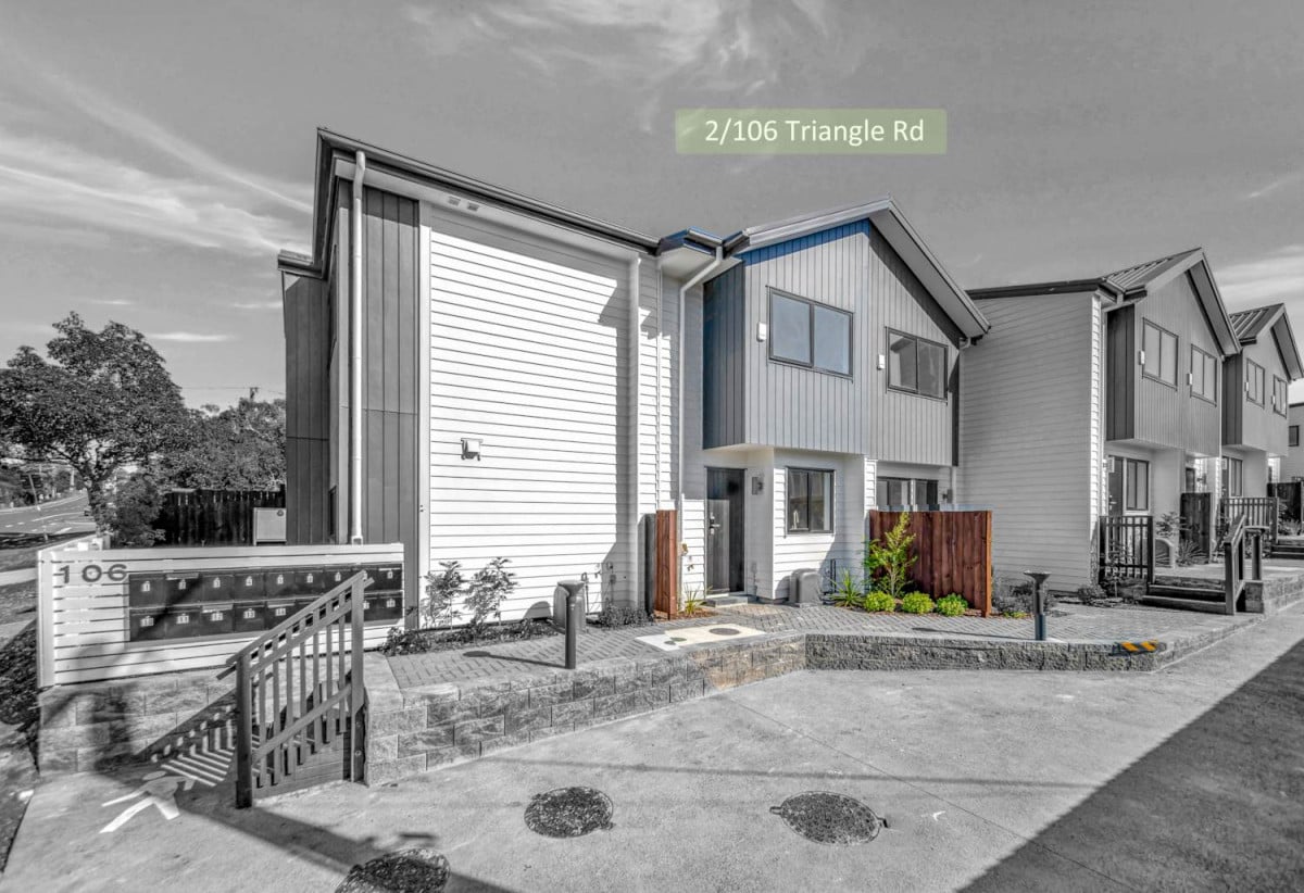Enquiries over $500k, Brandnew 2 beds 1 bath home, move-in ready, 0.7 km to Royal Road School, 2/106 Triangle Road, Massey, Auckland