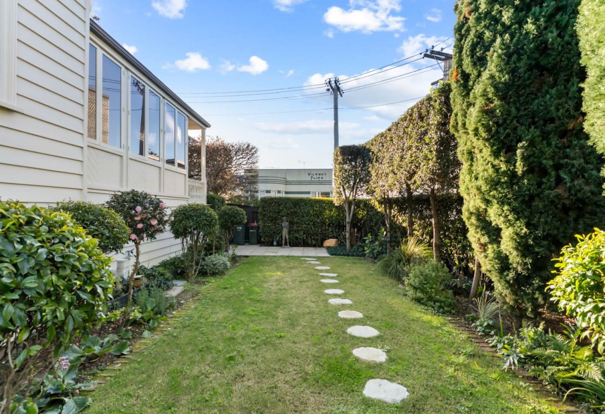 574m2 section, Double Grammar school zone (AGS & EGGS), Owners relocating overseas, Beautifully restored 3 beds + office room 2 baths house with double garage, 25 Earle Street, Parnell, Auckland
