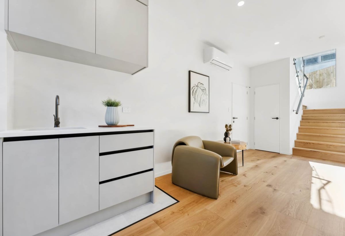 2 kitchens, Brandnew standalone 5 beds 4 baths home with double garage, 113a Queenstown Road, Onehunga, Auckland