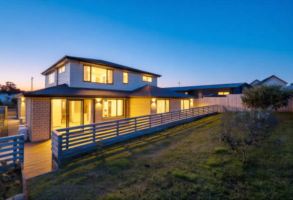 501m2 section, 2 kitchens, 5 beds 3.5 baths house with double garage and 2 beds granny, 56 Taikura Avenue, Red Beach, Auckland