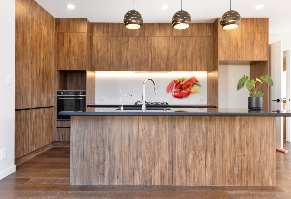 501m2 section, 2 kitchens, 5 beds 3.5 baths house with double garage and 2 beds granny, 56 Taikura Avenue, Red Beach, Auckland