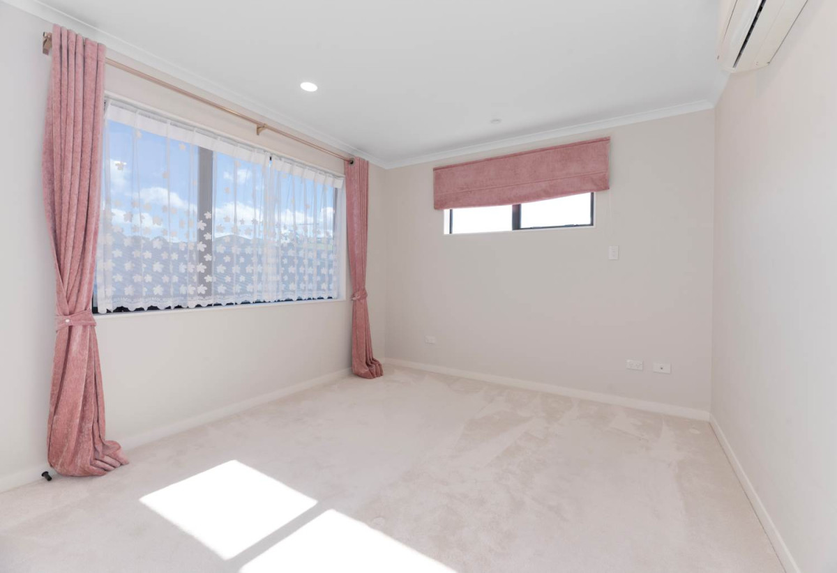 501m2 section, 2 kitchens, 5 beds 3.5 baths house with double garage and 2 beds granny, 56 Taikura Avenue, Red Beach, Auckland