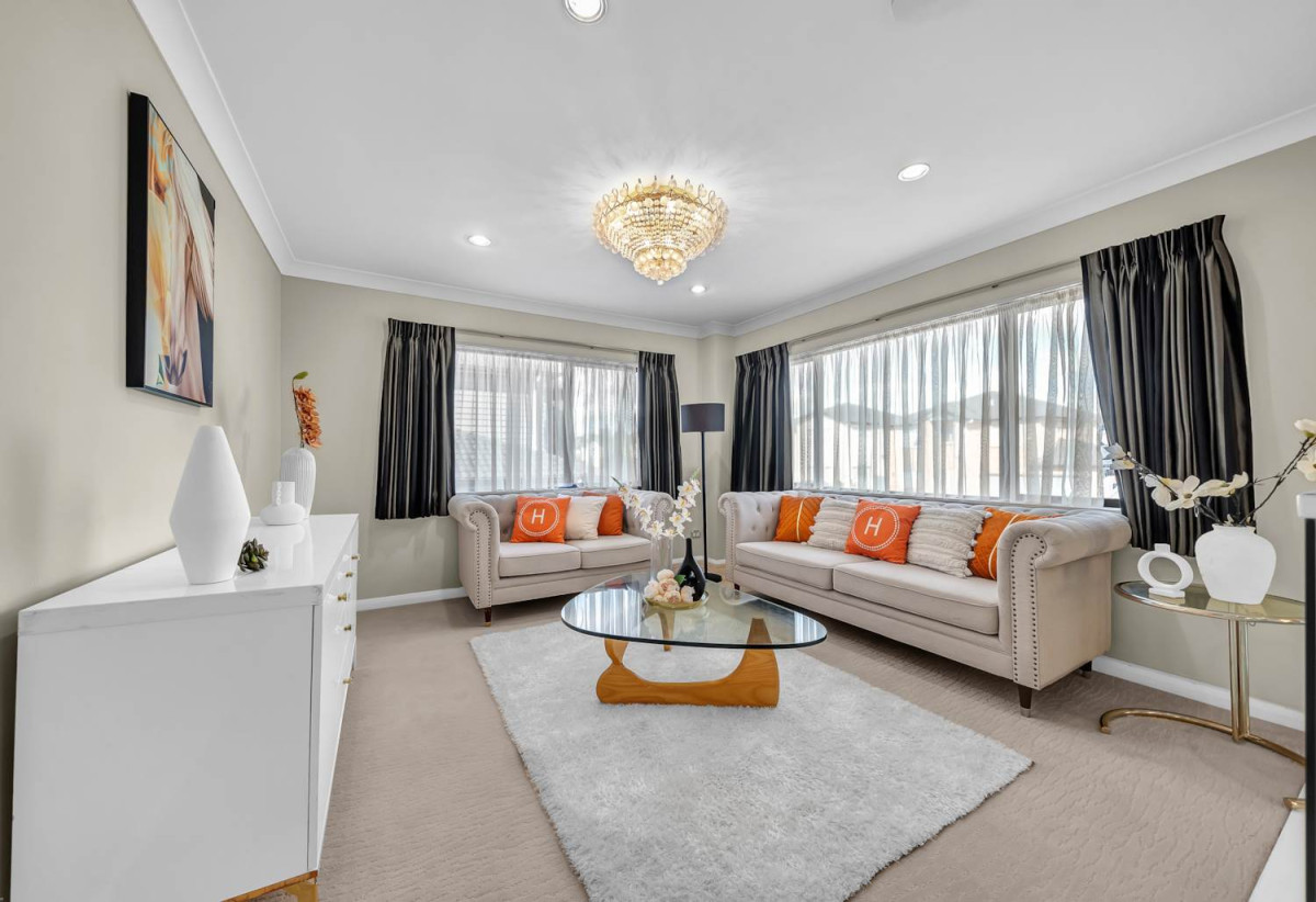 Must sell, Walk to Ormiston Schools and Ormiston shopping centre, 5 Bedrooms (3 Ensuites) | 4.5 Bathrooms | Approx. 270m² Floor Area | 424m²(MOL) Freehold Land | Internal Double garage | Fully Fenced, 8 Listack Drive, Flat Bush, Auckland