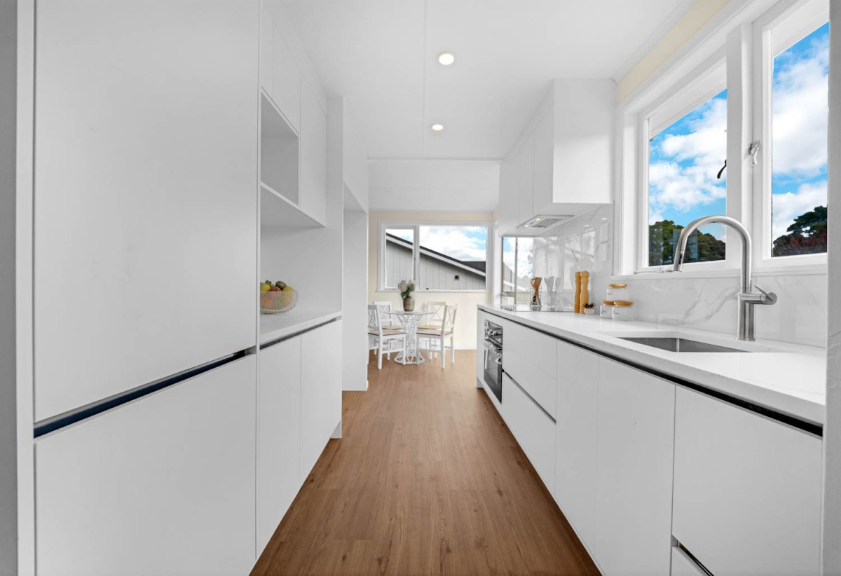 809m2 section, Motivated vendor, Renovated Brick and tile 3 beds 1 bath house with garage, 19 Sherwood Avenue, Te Atatu South, Auckland
