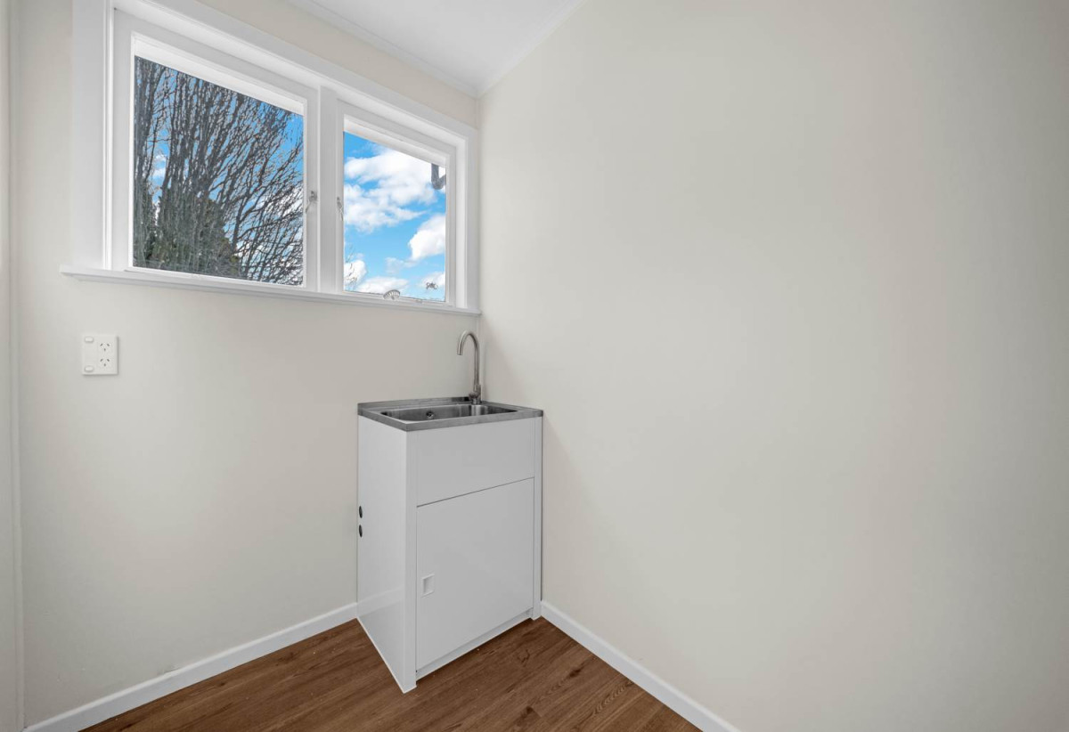 809m2 section, Motivated vendor, Renovated Brick and tile 3 beds 1 bath house with garage, 19 Sherwood Avenue, Te Atatu South, Auckland