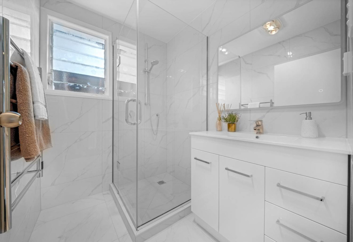809m2 section, Motivated vendor, Renovated Brick and tile 3 beds 1 bath house with garage, 19 Sherwood Avenue, Te Atatu South, Auckland