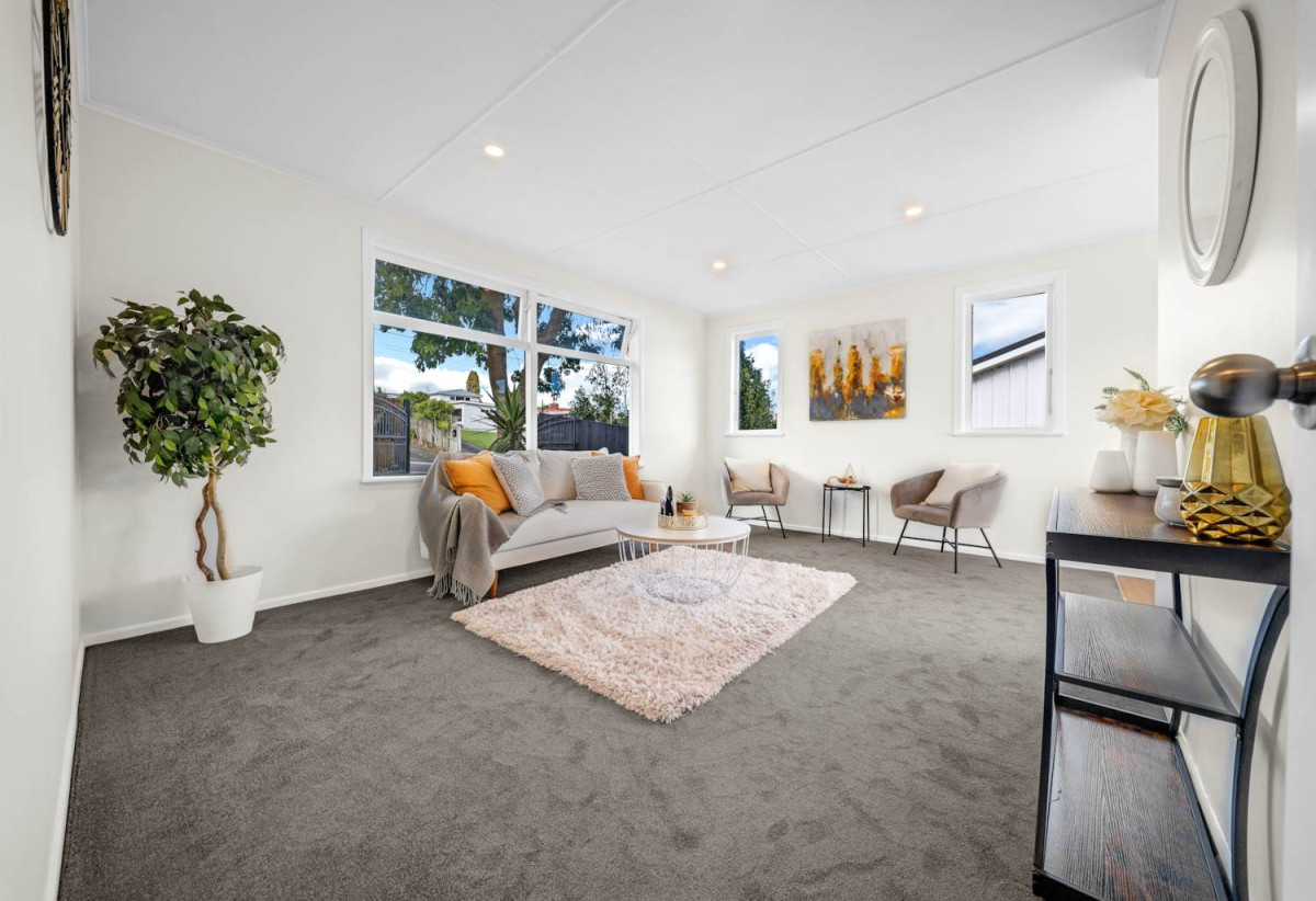 809m2 section, Motivated vendor, Renovated Brick and tile 3 beds 1 bath house with garage, 19 Sherwood Avenue, Te Atatu South, Auckland