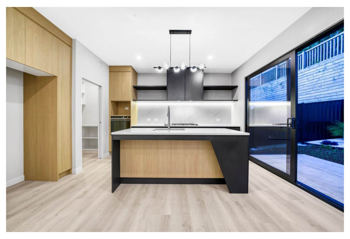 Motivated vendor, Brandnew 5 beds 3 baths house with garage, 28 Bannockburn Road, Opaheke, Auckland