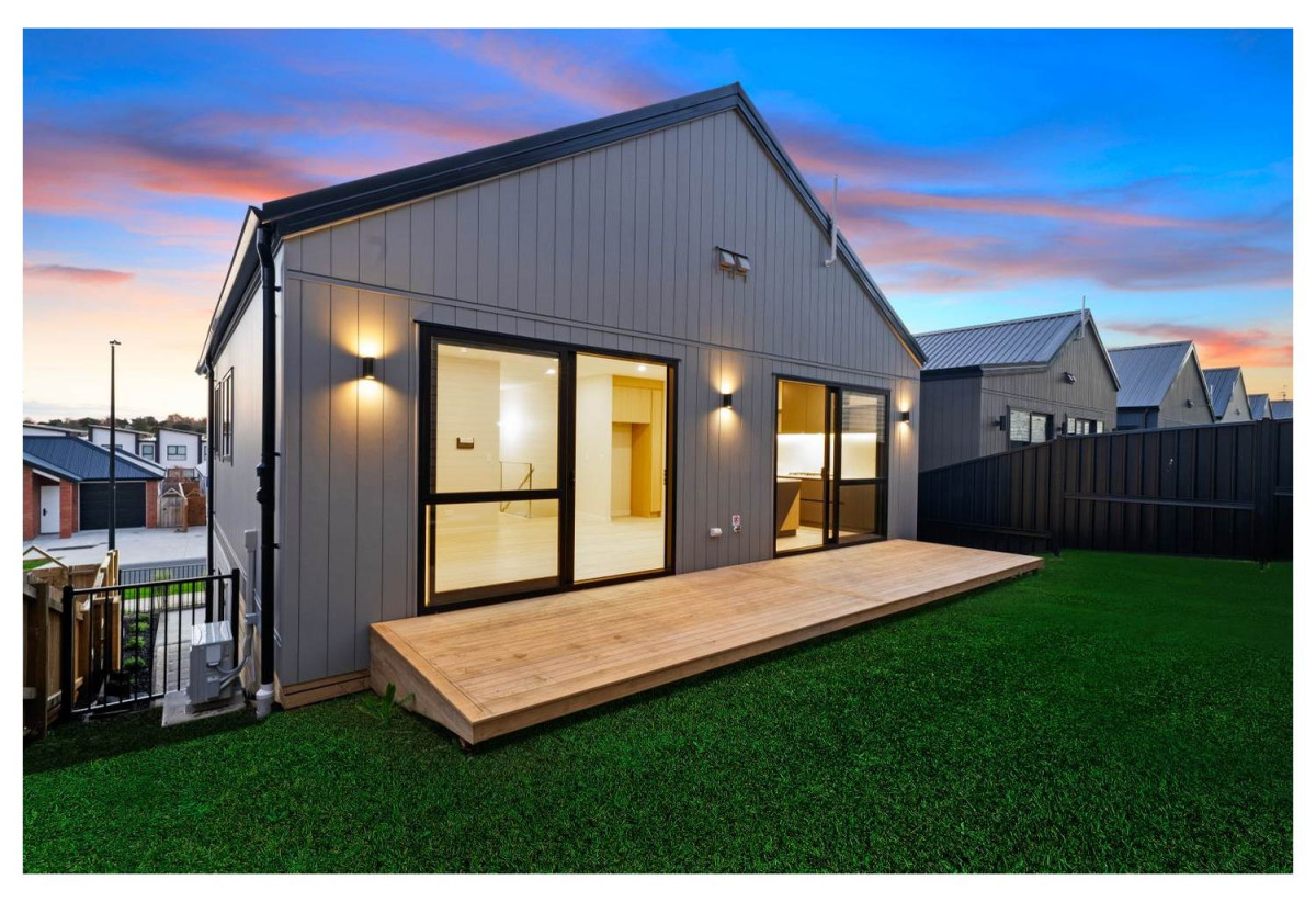 Motivated vendor, Brandnew 5 beds 3 baths house with garage, 28 Bannockburn Road, Opaheke, Auckland