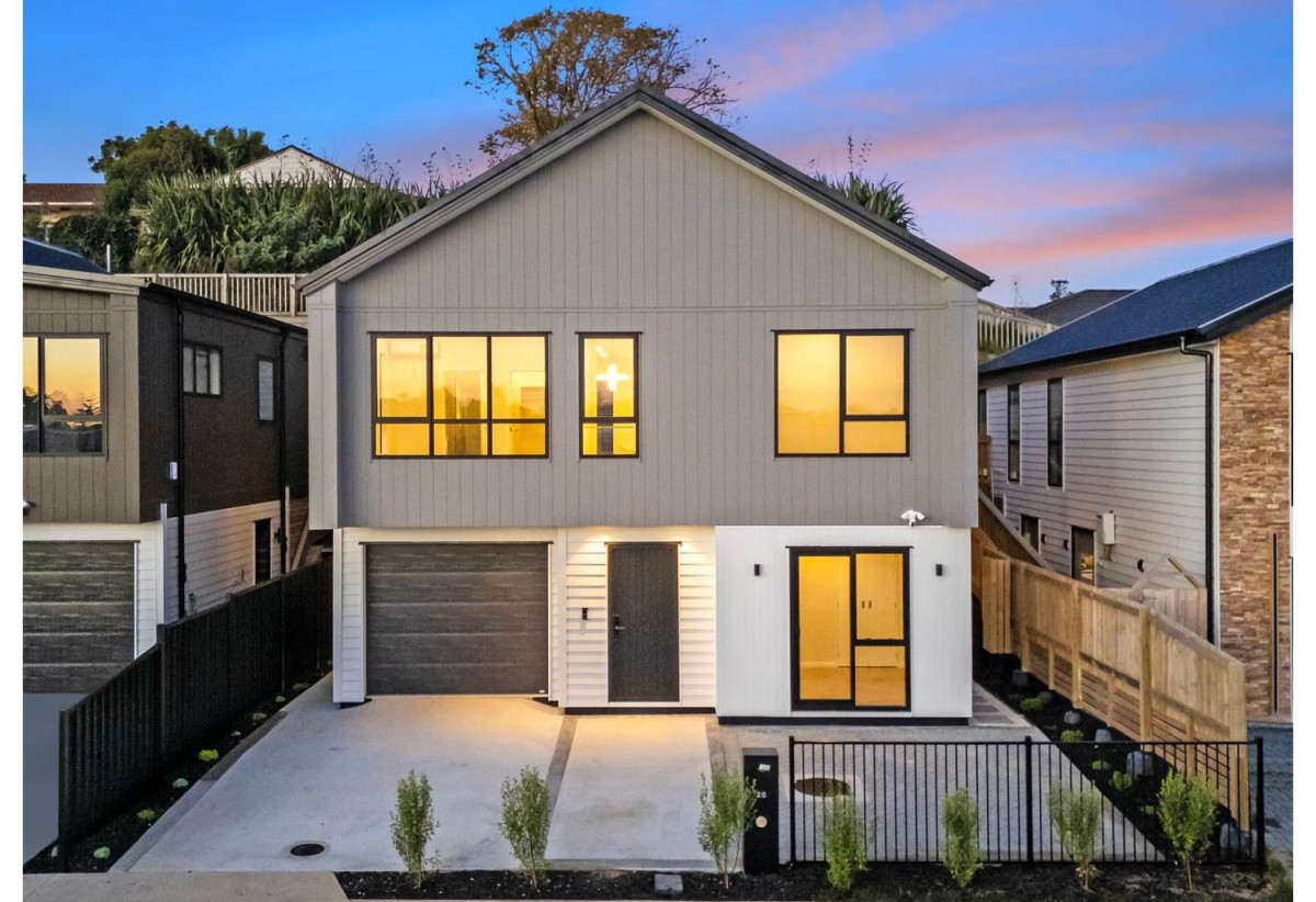 Motivated vendor, Brandnew 5 beds 3 baths house with garage, 28 Bannockburn Road, Opaheke, Auckland