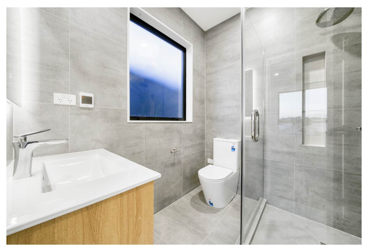 Motivated vendor, Brandnew 5 beds 3 baths house with garage, 28 Bannockburn Road, Opaheke, Auckland