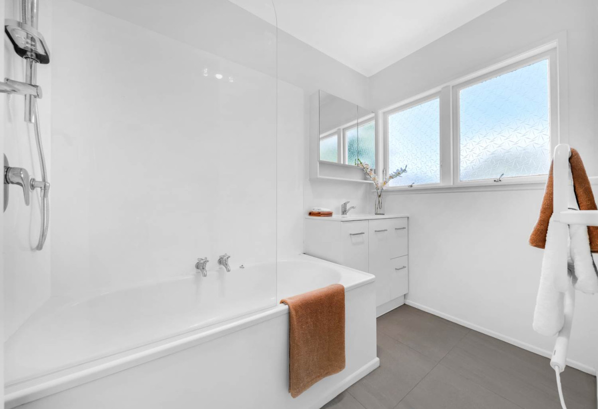 Renovated Brick and tile 2 beds 1 bath home with carport, 1/9 Glenties Lane, Ellerslie, Auckland
