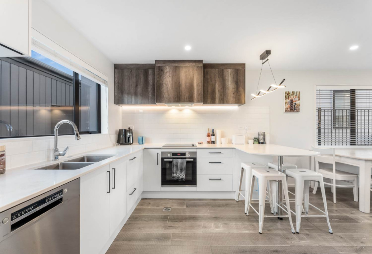 Modern, Low Maintenance Living in Milldale, Freehold 3 beds 1.5 baths townhouse with garage, 5/3 Walsh Road, Wainui, Auckland