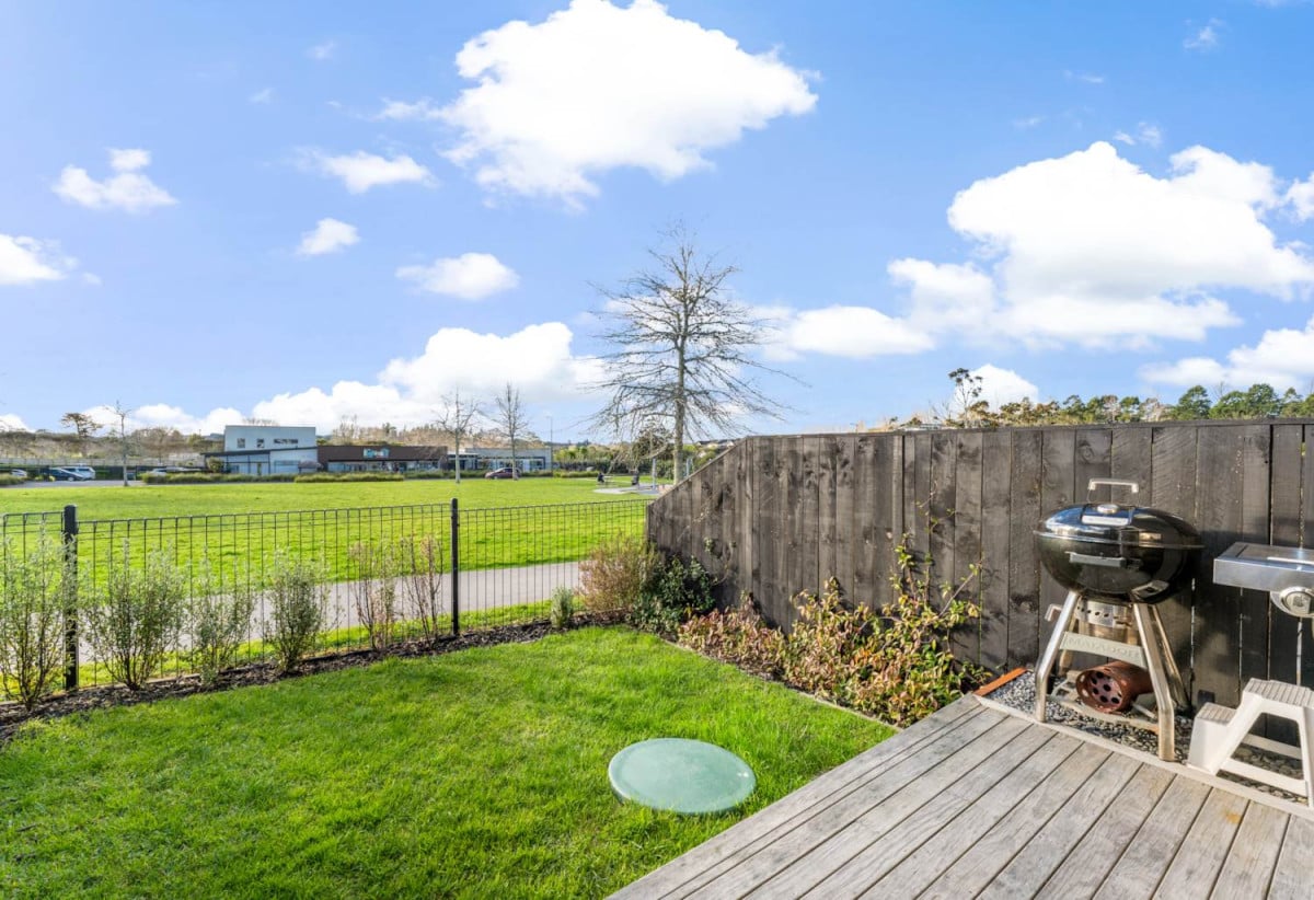 Modern, Low Maintenance Living in Milldale, Freehold 3 beds 1.5 baths townhouse with garage, 5/3 Walsh Road, Wainui, Auckland