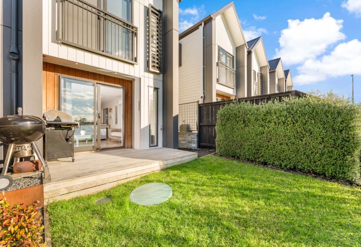 Modern, Low Maintenance Living in Milldale, Freehold 3 beds 1.5 baths townhouse with garage, 5/3 Walsh Road, Wainui, Auckland