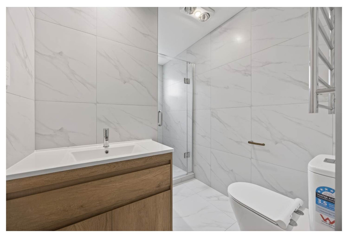 Brandnew 3 beds 1 bath duplex home with car parks, 226 Bremner Road, Karaka, Auckland