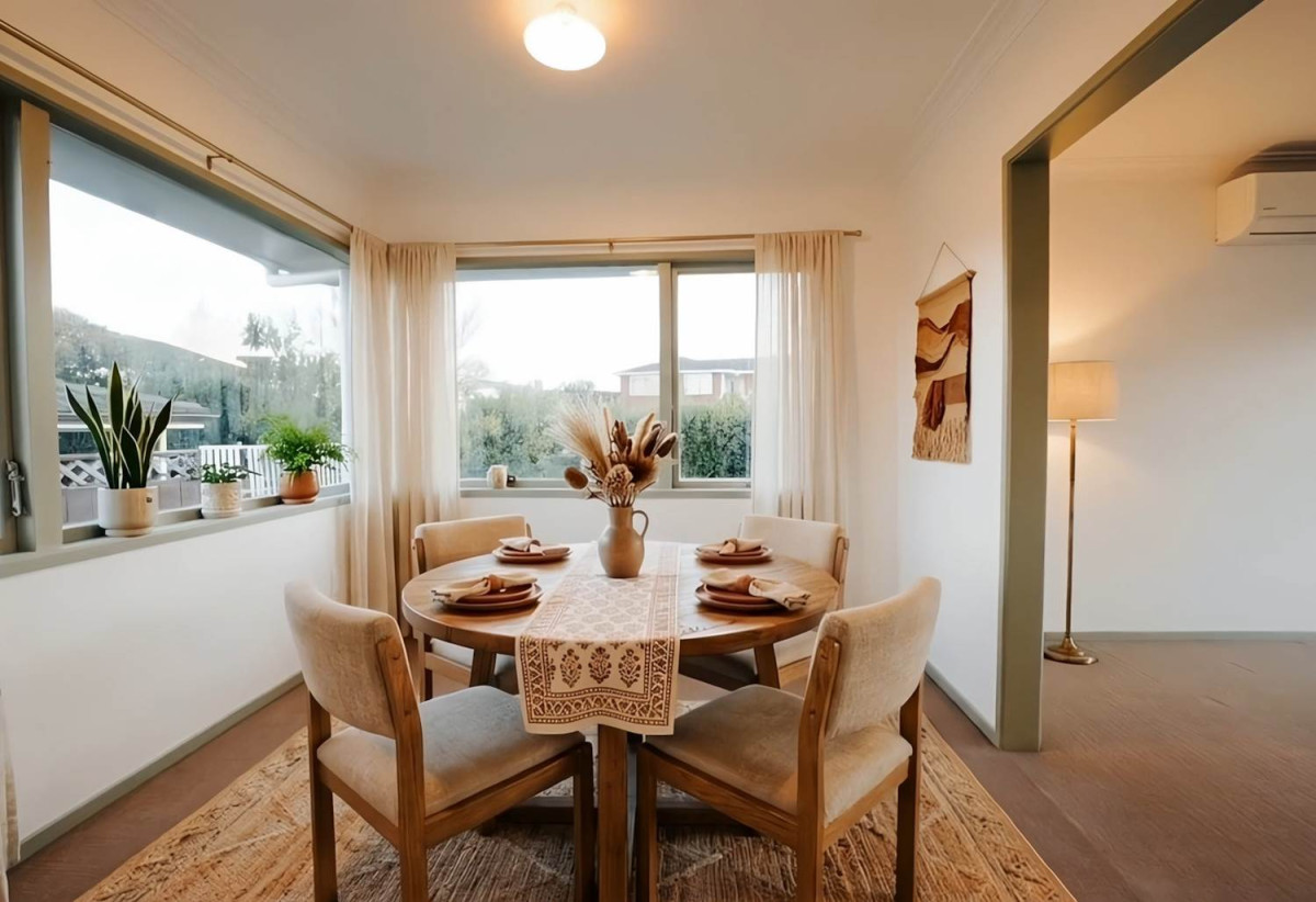 607m2 section, Brick and tile 3 beds 1 bath house with standalone double garage, 16 Harford Place, Pakuranga Heights, Auckland