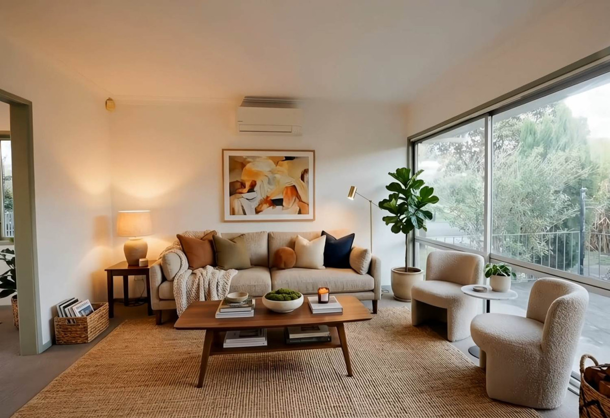 607m2 section, Brick and tile 3 beds 1 bath house with standalone double garage, 16 Harford Place, Pakuranga Heights, Auckland