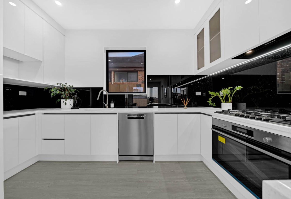 Brandnew standalone 4 beds 3 baths home with double garage, 0.4 km to Lynfield College, 95C Boundary Road, Blockhouse Bay, Auckland
