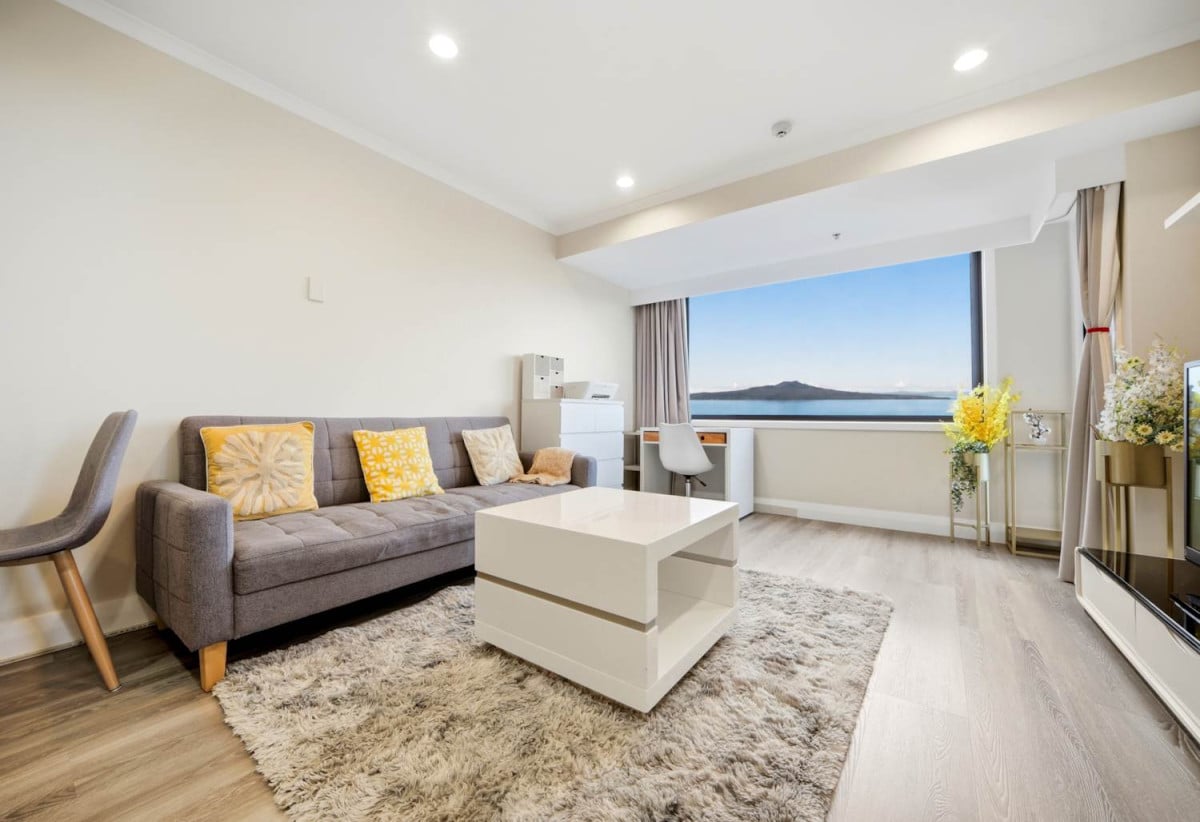With views of Rangi & The City Skyline, 48m2 1 bed 1 bath apartment, zoned for Westlake Girls’ High School and Takapuna Grammar School, 914/9-17 Byron Avenue, Takapuna, Auckland