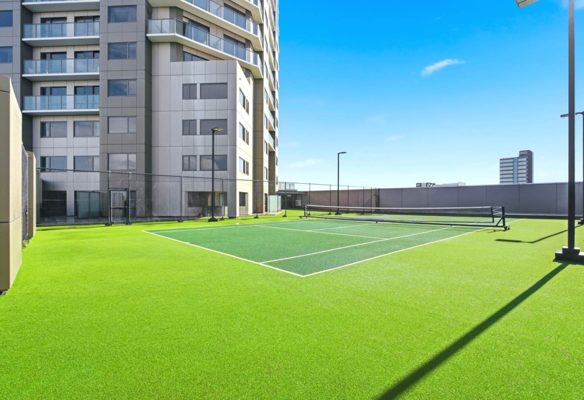 With views of Rangi & The City Skyline, 48m2 1 bed 1 bath apartment, zoned for Westlake Girls’ High School and Takapuna Grammar School, 914/9-17 Byron Avenue, Takapuna, Auckland