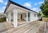 428m2 section, 4 beds 2.5 baths house with car parks, walks to schools, 6A Alston Avenue, Kelston, Auckland