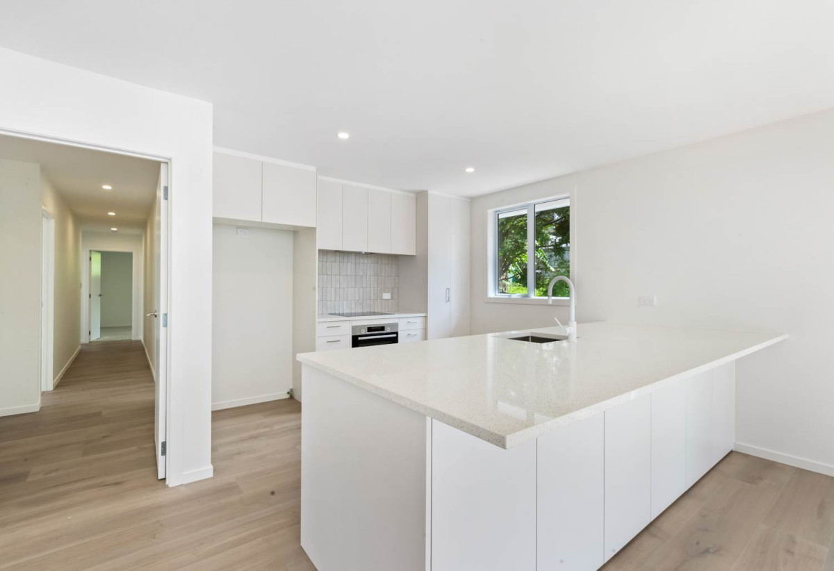 428m2 section, 4 beds 2.5 baths house with car parks, walks to schools, 6A Alston Avenue, Kelston, Auckland