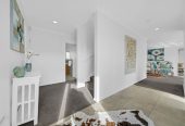 4 beds + study 2 baths house with double garage, 2/12 Solana Court, Botany Downs, Auckland