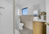 4 beds + study 2 baths house with double garage, 2/12 Solana Court, Botany Downs, Auckland