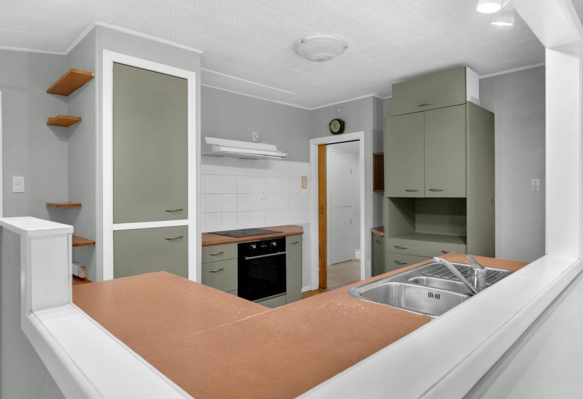 936m2 section, 4 beds 1 bath house with garage, 590 Mount Albert, Royal Oak, Auckland